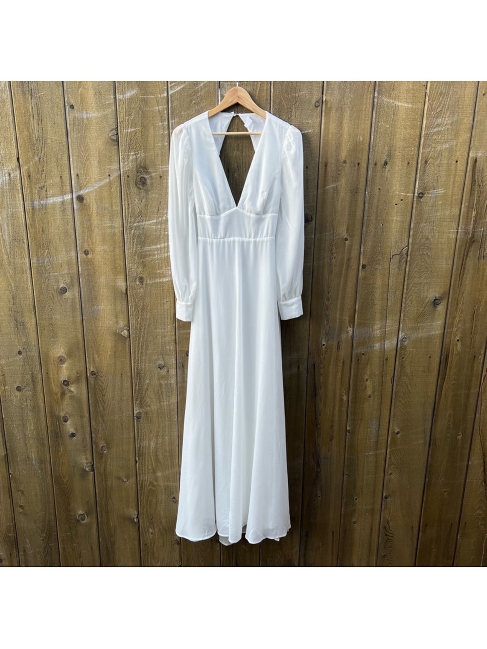White Long Sleeve Backless Chiffon Maxi Dress 🌿 - Picture 6 of 8